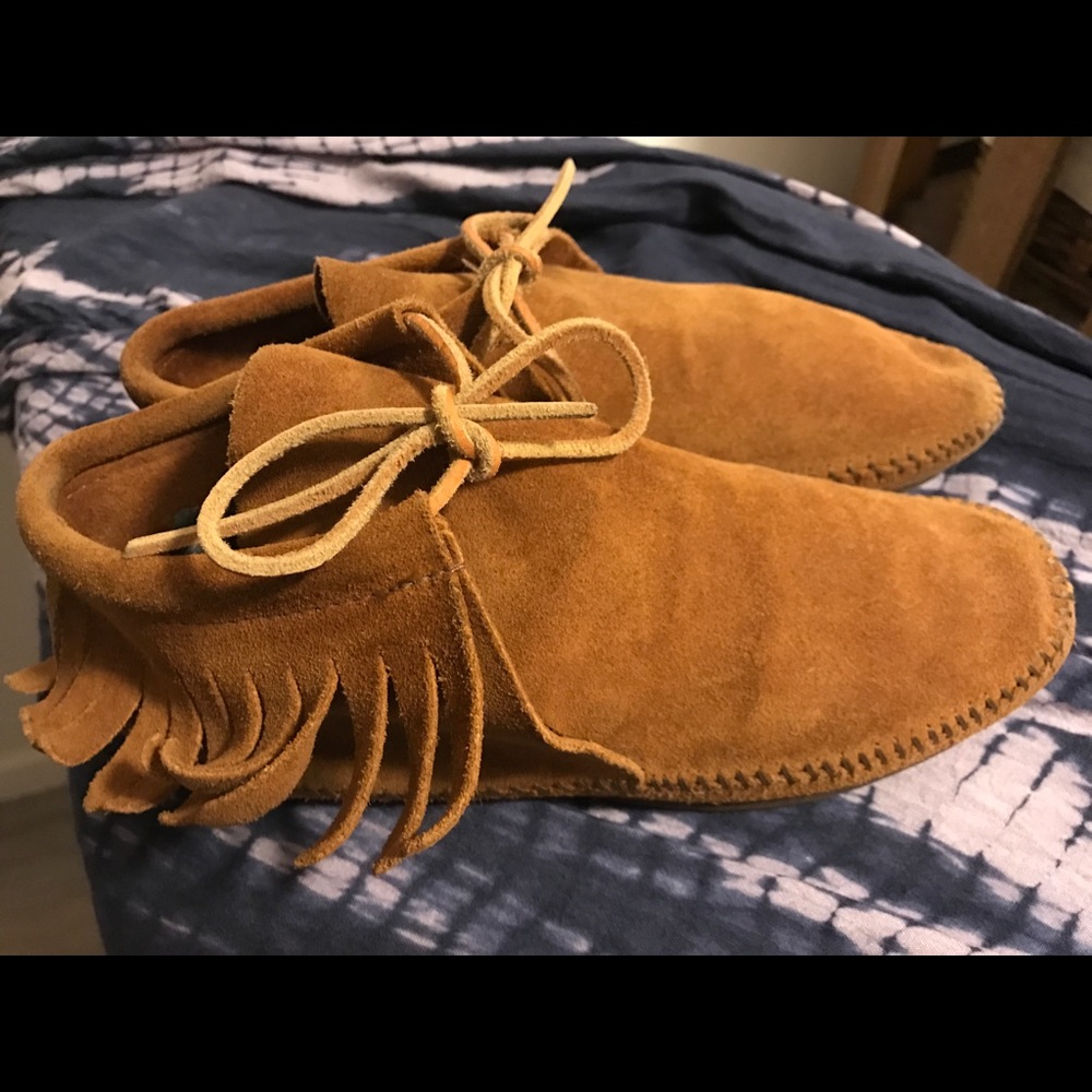 Minnetonka Classic Fringe w/rubber sole